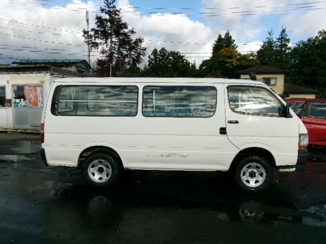 ハイエースバン ロングDX 4WD 3.0D 5Lエンジン Wエアコン リヤヒーター(14枚目)