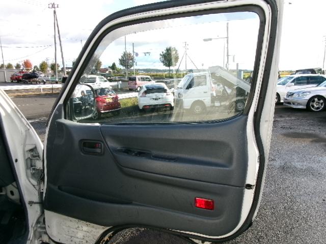 ハイエースバン ロングDX 4WD 3.0D 5Lエンジン Wエアコン リヤヒーター(20枚目)