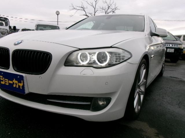 ５シリーズ ５２３ｉ　１９ＡＷ　黒革シート　サンルーフ　パワーシート　純正ナビバックカメラ　スマートキー（10枚目）