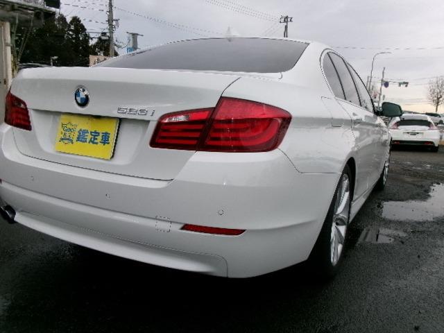 ５シリーズ ５２３ｉ　１９ＡＷ　黒革シート　サンルーフ　パワーシート　純正ナビバックカメラ　スマートキー（12枚目）