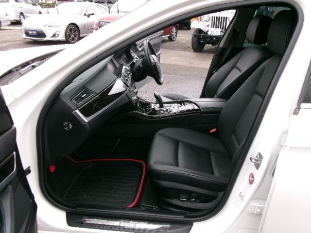 ５シリーズ ５２３ｉ　１９ＡＷ　黒革シート　サンルーフ　パワーシート　純正ナビバックカメラ　スマートキー（21枚目）