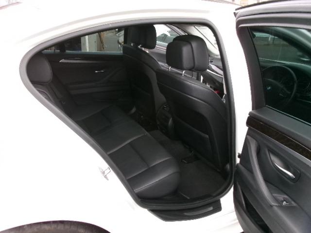 ５シリーズ ５２３ｉ　１９ＡＷ　黒革シート　サンルーフ　パワーシート　純正ナビバックカメラ　スマートキー（24枚目）