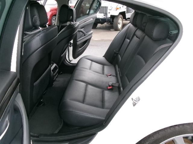 ５シリーズ ５２３ｉ　１９ＡＷ　黒革シート　サンルーフ　パワーシート　純正ナビバックカメラ　スマートキー（27枚目）