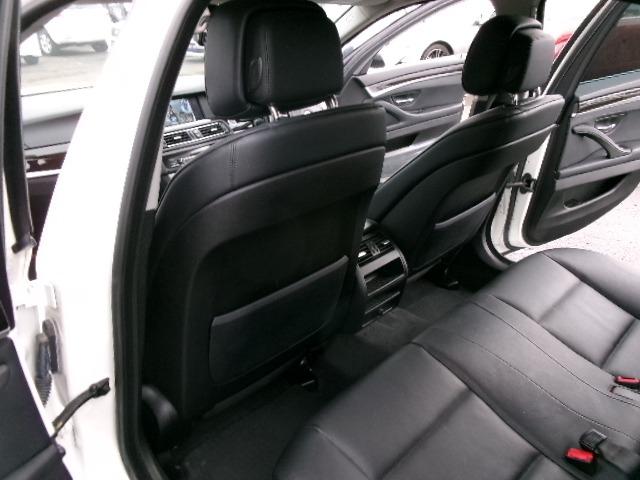 ５シリーズ ５２３ｉ　１９ＡＷ　黒革シート　サンルーフ　パワーシート　純正ナビバックカメラ　スマートキー（28枚目）