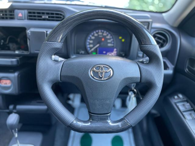 プロボックス ハイブリッドＦ　自社新車仕入れカスタム　タコマ風グリル　１インチリフトアップ　ＴＯＹＯオープンカントリーホワイトレター新品Ｒ／Ｔタイヤ　ＢＫＭヘッド／テールライト　ＷＥＤＳ１４インチ新品アルミ　グレイスシートカバー（4枚目）