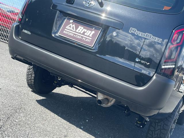 プロボックス ハイブリッドＦ　自社新車仕入れカスタム　タコマ風グリル　１インチリフトアップ　ＴＯＹＯオープンカントリーホワイトレター新品Ｒ／Ｔタイヤ　ＢＫＭヘッド／テールライト　ＷＥＤＳ１４インチ新品アルミ　グレイスシートカバー（43枚目）
