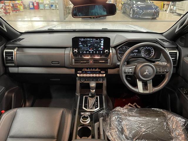 トライトン GSR モディファイドフェイス ブルバー リフトアップ エクストリームJ新品17インチアルミ TOYOオープンカントリーR/T新品タイヤ 純正9インチナビ 全方位カメラ 三菱エンブレム E-Assist(4枚目)