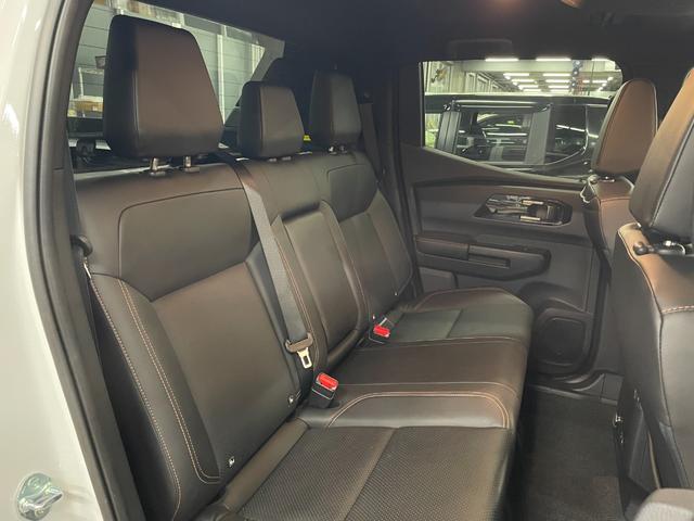 トライトン GSR モディファイドフェイス ブルバー リフトアップ エクストリームJ新品17インチアルミ TOYOオープンカントリーR/T新品タイヤ 純正9インチナビ 全方位カメラ 三菱エンブレム E-Assist(17枚目)