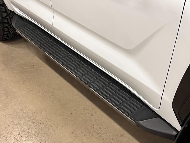 トライトン GSR モディファイドフェイス ブルバー リフトアップ エクストリームJ新品17インチアルミ TOYOオープンカントリーR/T新品タイヤ 純正9インチナビ 全方位カメラ 三菱エンブレム E-Assist(30枚目)