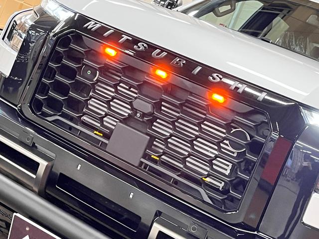 トライトン GSR モディファイドフェイス ブルバー リフトアップ エクストリームJ新品17インチアルミ TOYOオープンカントリーR/T新品タイヤ 純正9インチナビ 全方位カメラ 三菱エンブレム E-Assist(34枚目)