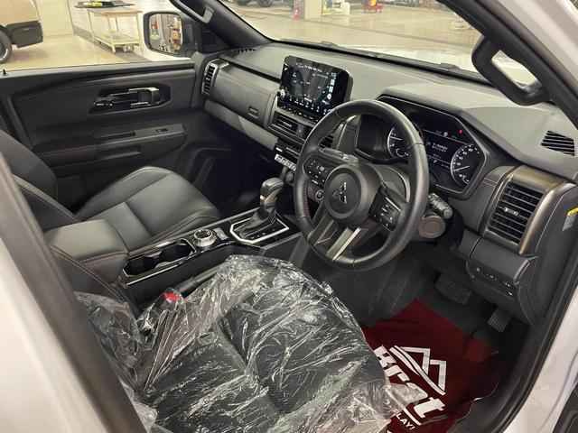 トライトン GSR モディファイドフェイス ブルバー リフトアップ エクストリームJ新品17インチアルミ TOYOオープンカントリーR/T新品タイヤ 純正9インチナビ 全方位カメラ 三菱エンブレム E-Assist(50枚目)