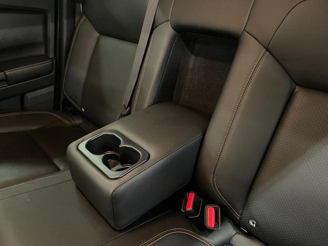 トライトン GSR モディファイドフェイス ブルバー リフトアップ エクストリームJ新品17インチアルミ TOYOオープンカントリーR/T新品タイヤ 純正9インチナビ 全方位カメラ 三菱エンブレム E-Assist(69枚目)