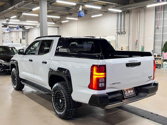 トライトン GSR モディファイドフェイス ブルバー リフトアップ エクストリームJ新品17インチアルミ TOYOオープンカントリーR/T新品タイヤ 純正9インチナビ 全方位カメラ 三菱エンブレム E-Assist(75枚目)