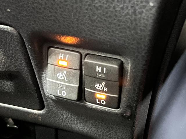 ノア ハイブリッドG 全塗装/ナチュラルベージュM ブラック塗装 モンツァジャパン新品AW マッドスターA/T新品タイヤ TOYOTAエンブレム 両側パワスラ フリップダウンモニター 純正ナビ バックカメラ シートヒーター(15枚目)