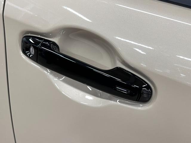 ノア ハイブリッドG 全塗装/ナチュラルベージュM ブラック塗装 モンツァジャパン新品AW マッドスターA/T新品タイヤ TOYOTAエンブレム 両側パワスラ フリップダウンモニター 純正ナビ バックカメラ シートヒーター(31枚目)