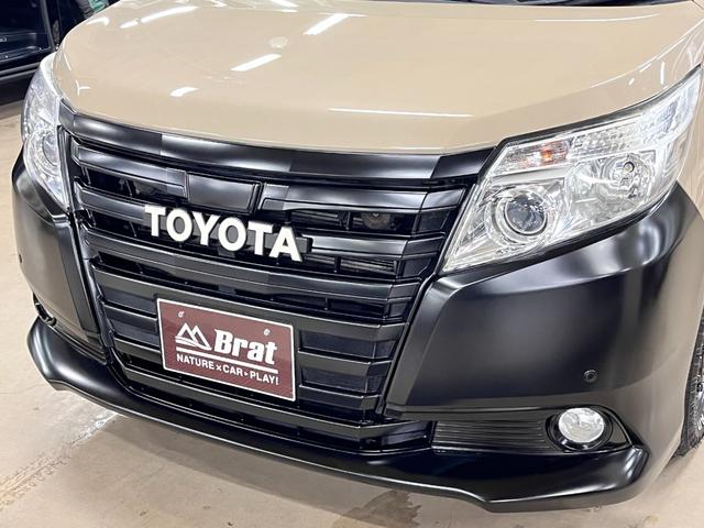 ノア ハイブリッドG 全塗装/ナチュラルベージュM ブラック塗装 モンツァジャパン新品AW マッドスターA/T新品タイヤ TOYOTAエンブレム 両側パワスラ フリップダウンモニター 純正ナビ バックカメラ シートヒーター(33枚目)