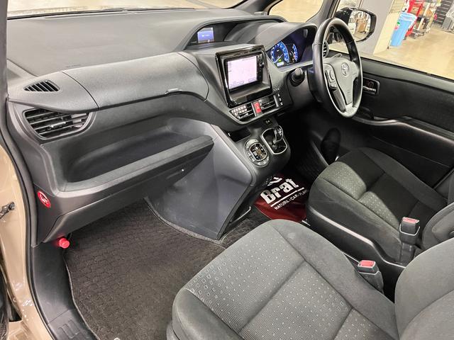 ノア ハイブリッドG 全塗装/ナチュラルベージュM ブラック塗装 モンツァジャパン新品AW マッドスターA/T新品タイヤ TOYOTAエンブレム 両側パワスラ フリップダウンモニター 純正ナビ バックカメラ シートヒーター(55枚目)