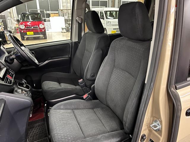 ノア ハイブリッドG 全塗装/ナチュラルベージュM ブラック塗装 モンツァジャパン新品AW マッドスターA/T新品タイヤ TOYOTAエンブレム 両側パワスラ フリップダウンモニター 純正ナビ バックカメラ シートヒーター(57枚目)