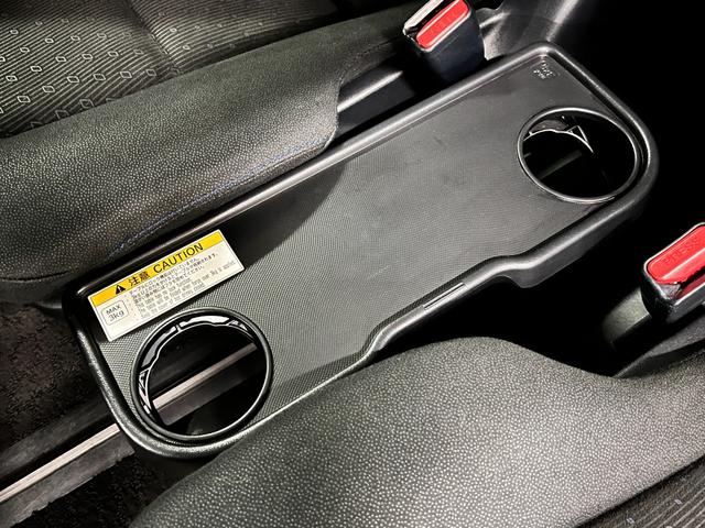 ノア ハイブリッドG 全塗装/ナチュラルベージュM ブラック塗装 モンツァジャパン新品AW マッドスターA/T新品タイヤ TOYOTAエンブレム 両側パワスラ フリップダウンモニター 純正ナビ バックカメラ シートヒーター(60枚目)