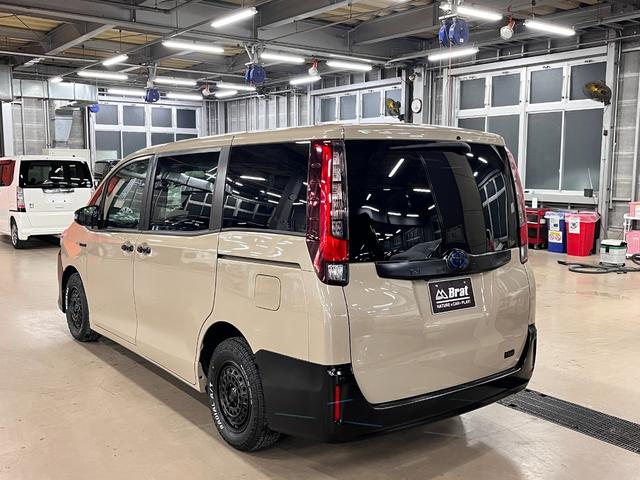 ノア ハイブリッドG 全塗装/ナチュラルベージュM ブラック塗装 モンツァジャパン新品AW マッドスターA/T新品タイヤ TOYOTAエンブレム 両側パワスラ フリップダウンモニター 純正ナビ バックカメラ シートヒーター(68枚目)