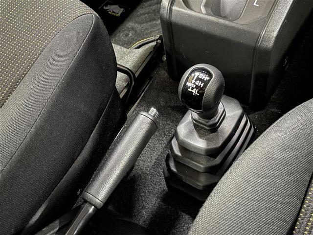 ジムニー XC ナビ ETC ドラレコ 切替4WD クルコン 前席シートヒーター 純正フロアマット 純正ドアバイザー ステアリングスイッチ 衝突被害軽減システム ヘッドライトウォッシャ ダウンヒルアシストコントロール(11枚目)