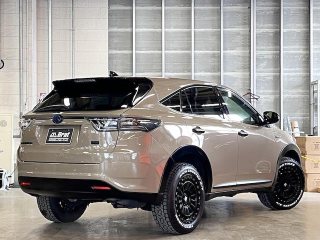 ハリアーハイブリッド プレミアム　アドバンスドパッケージ　レクサス純正カラームーンデザート全塗装　１．５インチリフトアップ　エクストリームＪＸＪ０８　ＴＯＹＯオープンカントリーＡ／ＴＩＩＩ　エルフォードオーバーフェンダー　ＪＢＬ　パノラミックビューモニター（2枚目）