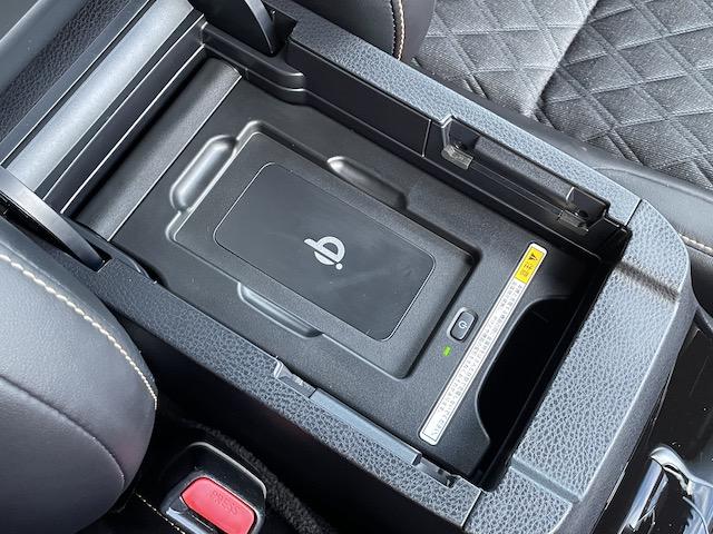 ハリアーハイブリッド プレミアム　アドバンスドパッケージ　レクサス純正カラームーンデザート全塗装　１．５インチリフトアップ　エクストリームＪＸＪ０８　ＴＯＹＯオープンカントリーＡ／ＴＩＩＩ　エルフォードオーバーフェンダー　ＪＢＬ　パノラミックビューモニター（13枚目）