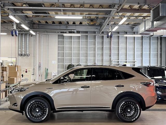 ハリアーハイブリッド プレミアム　アドバンスドパッケージ　レクサス純正カラームーンデザート全塗装　１．５インチリフトアップ　エクストリームＪＸＪ０８　ＴＯＹＯオープンカントリーＡ／ＴＩＩＩ　エルフォードオーバーフェンダー　ＪＢＬ　パノラミックビューモニター（20枚目）