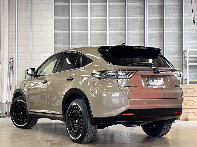 ハリアーハイブリッド プレミアム　アドバンスドパッケージ　レクサス純正カラームーンデザート全塗装　１．５インチリフトアップ　エクストリームＪＸＪ０８　ＴＯＹＯオープンカントリーＡ／ＴＩＩＩ　エルフォードオーバーフェンダー　ＪＢＬ　パノラミックビューモニター（39枚目）