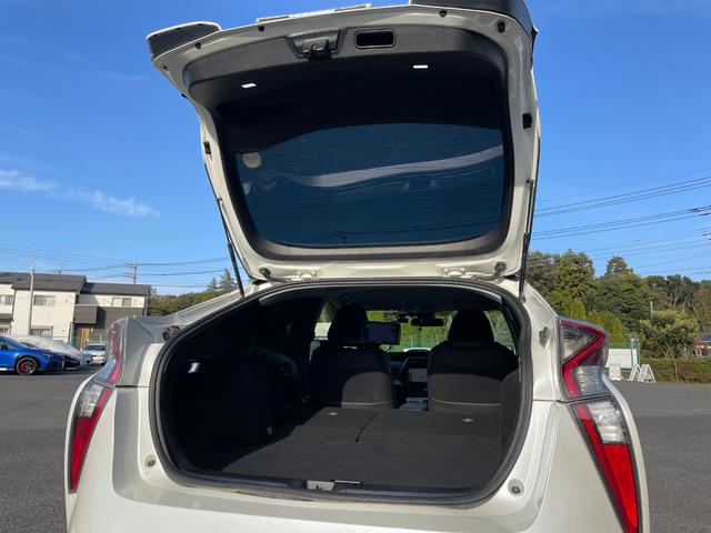 プリウス Sツーリングセレクション セーフティセンス モデリスタフルエアロ 後席モニター ALPINE9インチナビ バックカメラ レーダークルーズコントロール LEDオートライト オートハイビーム レザーシート 前席シートヒーター(69枚目)