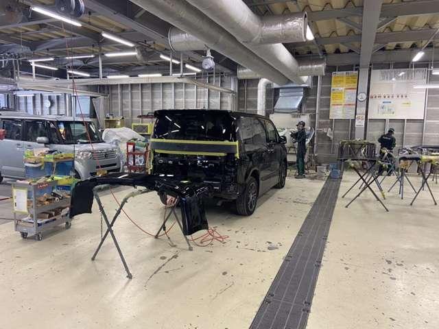 プリウス Sツーリングセレクション セーフティセンス モデリスタフルエアロ 後席モニター ALPINE9インチナビ バックカメラ レーダークルーズコントロール LEDオートライト オートハイビーム レザーシート 前席シートヒーター(80枚目)