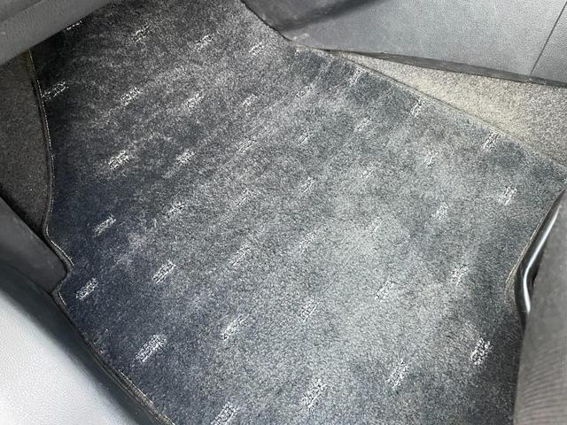 『Ｂｒａｔ　ＢＡＳＥ野田』は全国より仕入れしたての厳選ＳＵＶや併設自社工場でカスタムしたて、Ｂｒａｔ自慢の車両の直売店。まさに「地産地消」「採れたて泥つき野菜直売所」のような鮮度とコストカットを実現！