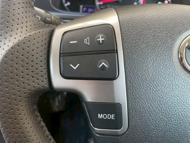 ハイエースバン スーパーＧＬ　４型標準グリル　オーバーフェンダー　純正ナビ　ＢＡＴＴＲＯテールライト　ヒッチメンバー　グッドイヤーラジアルタイヤ　ＦＬＥＸオリジナルアルミ　マホガニーインテリアパネル　ＢｒａｔＵＳＢソケット　ＥＴＣ（7枚目）