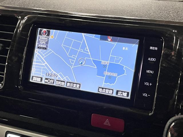 ハイエースバン スーパーＧＬ　４型標準グリル　オーバーフェンダー　純正ナビ　ＢＡＴＴＲＯテールライト　ヒッチメンバー　グッドイヤーラジアルタイヤ　ＦＬＥＸオリジナルアルミ　マホガニーインテリアパネル　ＢｒａｔＵＳＢソケット　ＥＴＣ（9枚目）