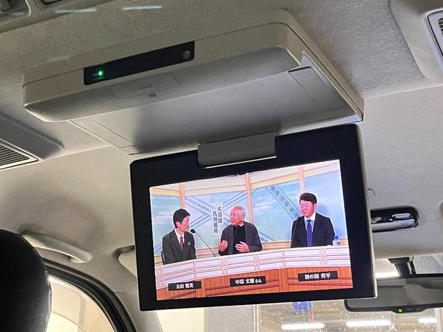 ハイエースバン スーパーＧＬ　４型標準グリル　オーバーフェンダー　純正ナビ　ＢＡＴＴＲＯテールライト　ヒッチメンバー　グッドイヤーラジアルタイヤ　ＦＬＥＸオリジナルアルミ　マホガニーインテリアパネル　ＢｒａｔＵＳＢソケット　ＥＴＣ（16枚目）