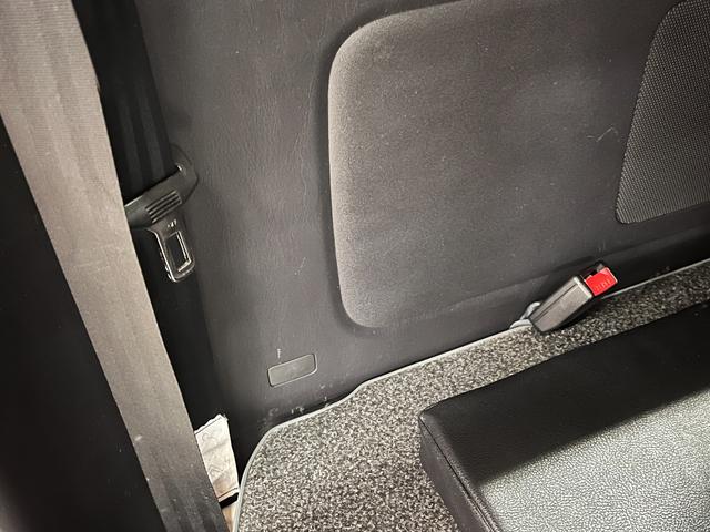 ハイエースバン スーパーＧＬ　４型標準グリル　オーバーフェンダー　純正ナビ　ＢＡＴＴＲＯテールライト　ヒッチメンバー　グッドイヤーラジアルタイヤ　ＦＬＥＸオリジナルアルミ　マホガニーインテリアパネル　ＢｒａｔＵＳＢソケット　ＥＴＣ（20枚目）