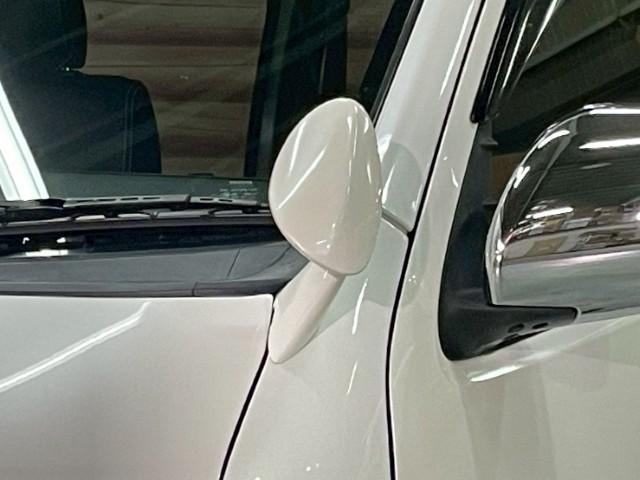 ハイエースバン スーパーＧＬ　４型標準グリル　オーバーフェンダー　純正ナビ　ＢＡＴＴＲＯテールライト　ヒッチメンバー　グッドイヤーラジアルタイヤ　ＦＬＥＸオリジナルアルミ　マホガニーインテリアパネル　ＢｒａｔＵＳＢソケット　ＥＴＣ（35枚目）