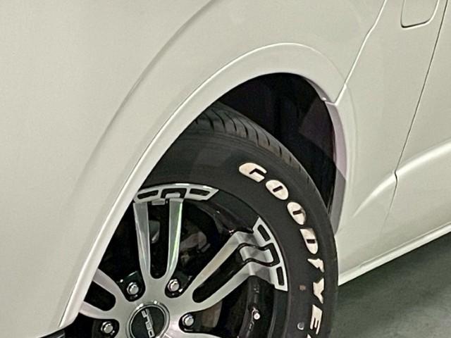 ハイエースバン スーパーＧＬ　４型標準グリル　オーバーフェンダー　純正ナビ　ＢＡＴＴＲＯテールライト　ヒッチメンバー　グッドイヤーラジアルタイヤ　ＦＬＥＸオリジナルアルミ　マホガニーインテリアパネル　ＢｒａｔＵＳＢソケット　ＥＴＣ（38枚目）