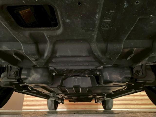 ハイエースバン スーパーＧＬ　４型標準グリル　オーバーフェンダー　純正ナビ　ＢＡＴＴＲＯテールライト　ヒッチメンバー　グッドイヤーラジアルタイヤ　ＦＬＥＸオリジナルアルミ　マホガニーインテリアパネル　ＢｒａｔＵＳＢソケット　ＥＴＣ（48枚目）