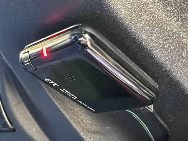 ハイエースバン スーパーＧＬ　４型標準グリル　オーバーフェンダー　純正ナビ　ＢＡＴＴＲＯテールライト　ヒッチメンバー　グッドイヤーラジアルタイヤ　ＦＬＥＸオリジナルアルミ　マホガニーインテリアパネル　ＢｒａｔＵＳＢソケット　ＥＴＣ（53枚目）