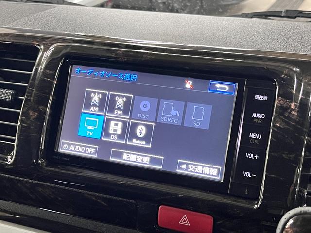 ハイエースバン スーパーＧＬ　４型標準グリル　オーバーフェンダー　純正ナビ　ＢＡＴＴＲＯテールライト　ヒッチメンバー　グッドイヤーラジアルタイヤ　ＦＬＥＸオリジナルアルミ　マホガニーインテリアパネル　ＢｒａｔＵＳＢソケット　ＥＴＣ（54枚目）
