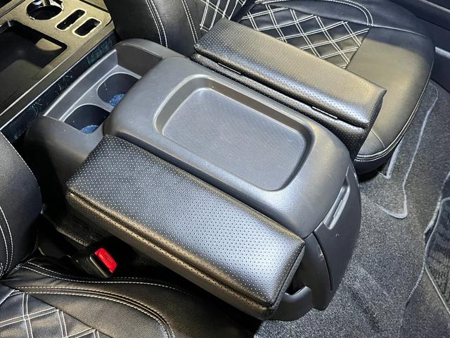 ハイエースバン スーパーＧＬ　４型標準グリル　オーバーフェンダー　純正ナビ　ＢＡＴＴＲＯテールライト　ヒッチメンバー　グッドイヤーラジアルタイヤ　ＦＬＥＸオリジナルアルミ　マホガニーインテリアパネル　ＢｒａｔＵＳＢソケット　ＥＴＣ（57枚目）