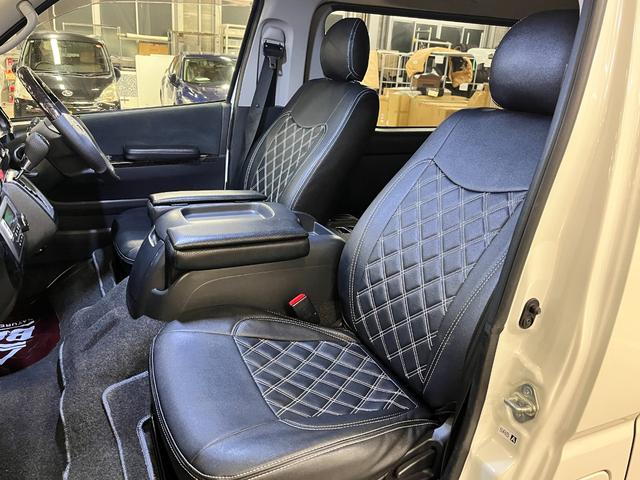 ハイエースバン スーパーＧＬ　４型標準グリル　オーバーフェンダー　純正ナビ　ＢＡＴＴＲＯテールライト　ヒッチメンバー　グッドイヤーラジアルタイヤ　ＦＬＥＸオリジナルアルミ　マホガニーインテリアパネル　ＢｒａｔＵＳＢソケット　ＥＴＣ（61枚目）