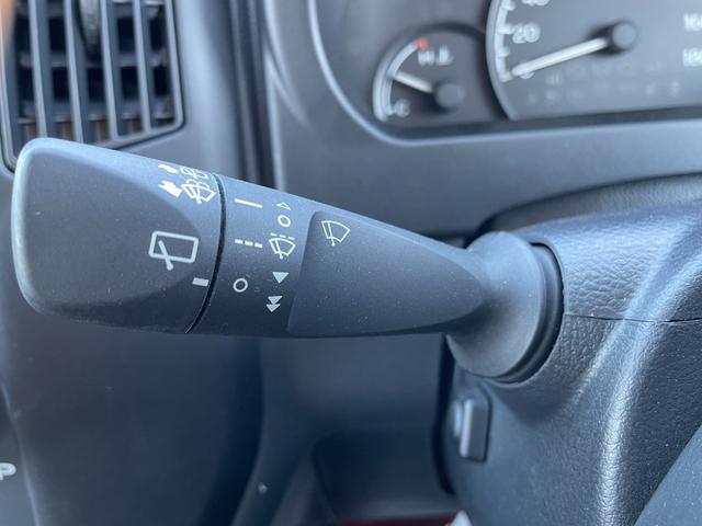 タウンエースバン ＧＬ　アルトピアーノ　ワンオーナー　トヨタセーフティーセンス　純正ナビ　バックカメラ　ＬＥＤヘッドライト　テレビキャンセラー　ＥＴＣ　前後ドラレコ　ヘッドライトレベライザー　ハンドルカバー　電格ミラー（68枚目）