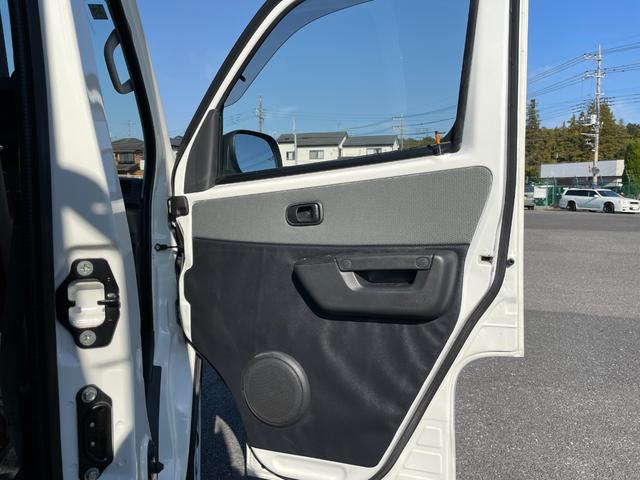 タウンエースバン ＧＬ　アルトピアーノ　ワンオーナー　トヨタセーフティーセンス　純正ナビ　バックカメラ　ＬＥＤヘッドライト　テレビキャンセラー　ＥＴＣ　前後ドラレコ　ヘッドライトレベライザー　ハンドルカバー　電格ミラー（76枚目）