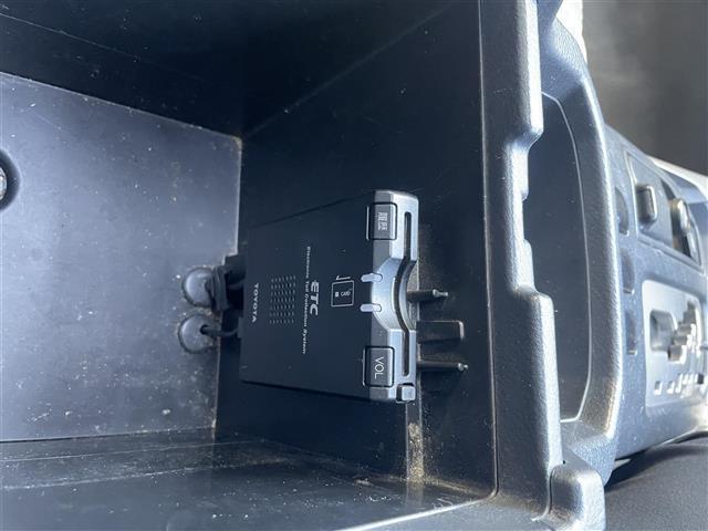 ハイラックスサーフ ＳＳＲ－Ｘ　サンルーフ　パートタイム４ＷＤ　センターデフロック　純正ＨＤＤナビ　バックカメラ　オートライト　純正１６インチＡＷ　オールオートパワーウィンドウ　キーレス　ＥＴＣ（15枚目）