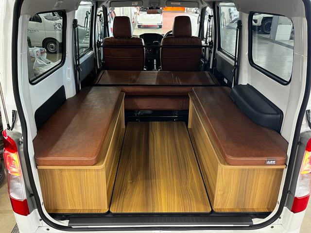 タウンエースバン ＧＬ　１４ＡＷ　デザートテック　ＤＤ－９　マキシス　バックショット　ＭＧＲベッドキット　グレイス　クラシックシートカバー　茶木目インテリアパネル　アルミ製ルーフラックＲ１４　ＬＥＤヘッドライト　寒冷地仕様（5枚目）