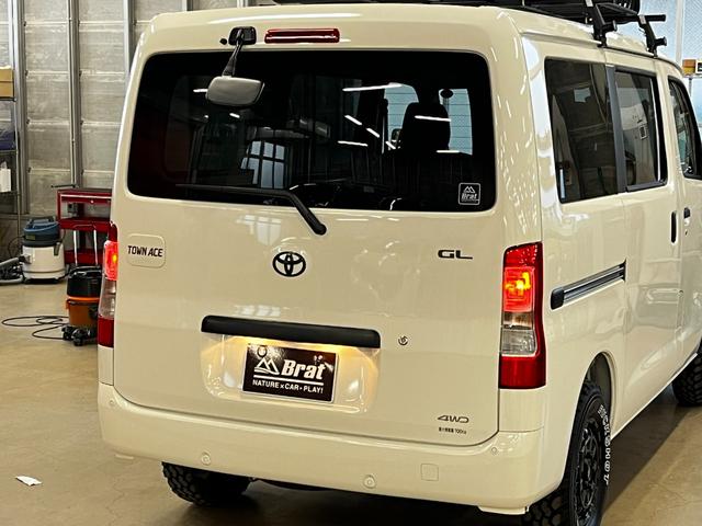 タウンエースバン ＧＬ　１４ＡＷ　デザートテック　ＤＤ－９　マキシス　バックショット　ＭＧＲベッドキット　グレイス　クラシックシートカバー　茶木目インテリアパネル　アルミ製ルーフラックＲ１４　ＬＥＤヘッドライト　寒冷地仕様（34枚目）