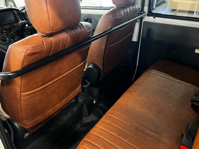 タウンエースバン ＧＬ　１４ＡＷ　デザートテック　ＤＤ－９　マキシス　バックショット　ＭＧＲベッドキット　グレイス　クラシックシートカバー　茶木目インテリアパネル　アルミ製ルーフラックＲ１４　ＬＥＤヘッドライト　寒冷地仕様（57枚目）