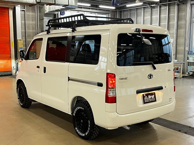 タウンエースバン ＧＬ　１４ＡＷ　デザートテック　ＤＤ－９　マキシス　バックショット　ＭＧＲベッドキット　グレイス　クラシックシートカバー　茶木目インテリアパネル　アルミ製ルーフラックＲ１４　ＬＥＤヘッドライト　寒冷地仕様（64枚目）